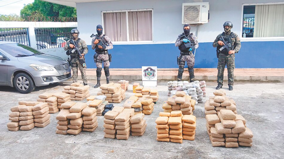 Incautan casi dos toneladas de cocaína en Caribe colombiano y detienen a cuatro personas