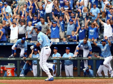 Reales vence a Rays con 'grand slam' del brasileño Orlando
