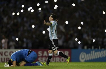 Con un magistral Messi, Argentina vence 2-0 a Bolivia