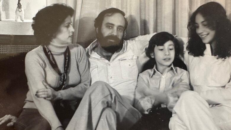 “La dicotomía era cuidarlo bien y a la vez ayudarlo a morir”: Gina Montaner sobre la eutanasia a la que se sometió en España su padre, el escritor cubano Carlos Montaner