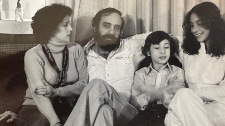 “La dicotomía era cuidarlo bien y a la vez ayudarlo a morir”: Gina Montaner sobre la eutanasia a la que se sometió en España su padre, el escritor cubano Carlos Montaner