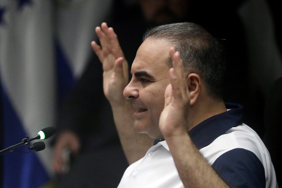 La Fiscalía de El Salvador pide obligar al expresidente Antonio Saca a pagar $4.4 millones