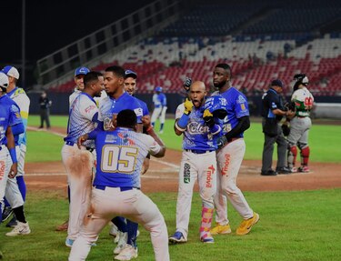 Colón vence a Chiriquí y esta noche se juega el séptimo y decisivo partido de la final
