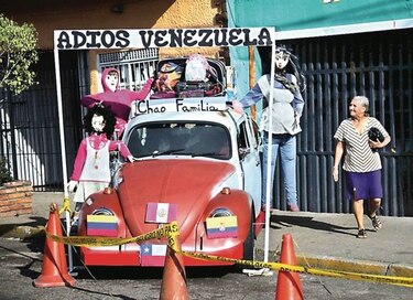 ‘Miss Inflación’, reina de la quema del año viejo