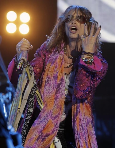 Steven Tyler dice que estaba sobrio cuando se cayó