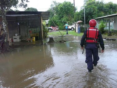 Trasladan asistencia humanitaria a familias afectadas en Barú