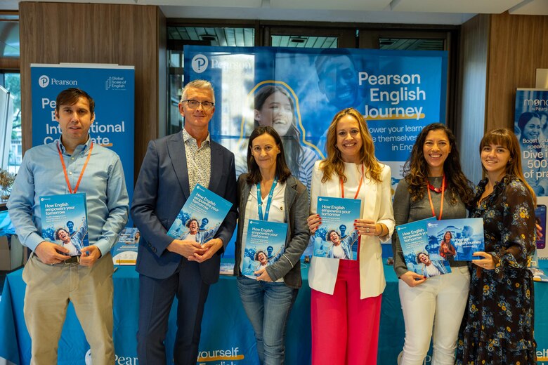 Pearson presenta un informe que explora la enseñanza y la importancia del inglés