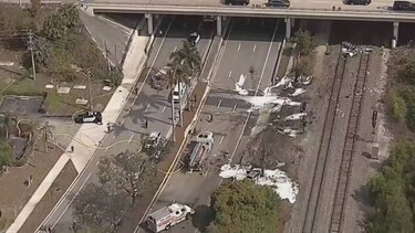 Tres muertos al estrellarse una avioneta en una transitada avenida en Boca Ratón, Estados Unidos