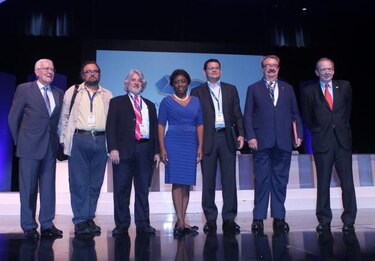Fiesta del español en Panamá concluye clamando por modernizar la lengua