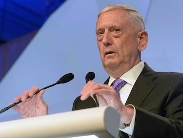 Jim Mattis busca el equilibrio con elogios y críticas a Pekín en Singapur