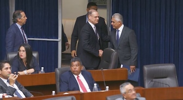 Puñaladas y reproches en el pleno legislativo