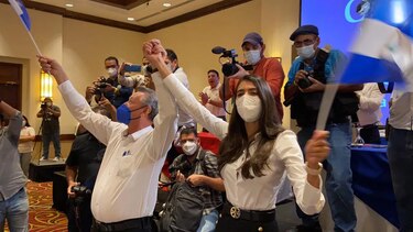 Alianza nicaragüense de derecha lanza una fórmula presidencial con un exguerrillero y una exreina de belleza