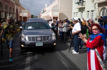 Lalo Rodríguez es despedido en Puerto Rico a son de música y aplausos