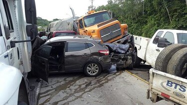 Un muerto y tres heridos en colisión múltiple en la vía Centenario