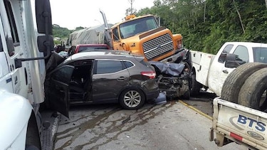 Un muerto y tres heridos en colisión múltiple en la vía Centenario