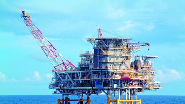 Juez suspende subastas petroleras