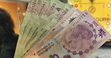 FMI aprueba desembolso de $10 mil 800 millones para Argentina