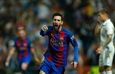 Lionel Messi marca su gol 500 con el Barcelona