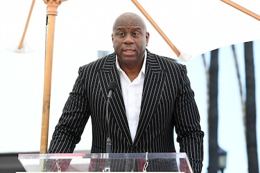 La NBA homenajea a Magic Johnson y a Larry Bird con nuevos trofeos de MVP