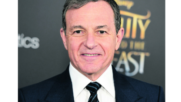 Presidente de Disney extiende contrato