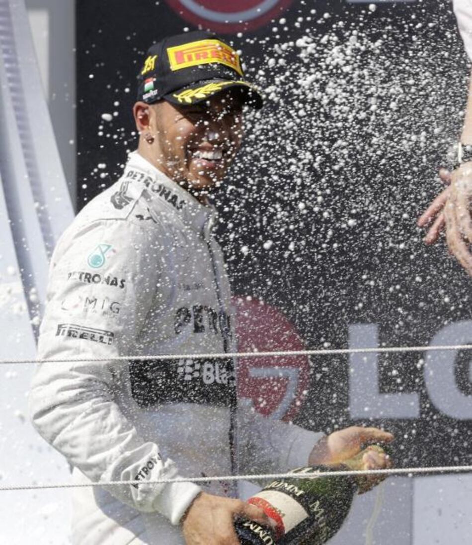 Hamilton ganó el Gran Premio de Hungría y Alonso fue quinto