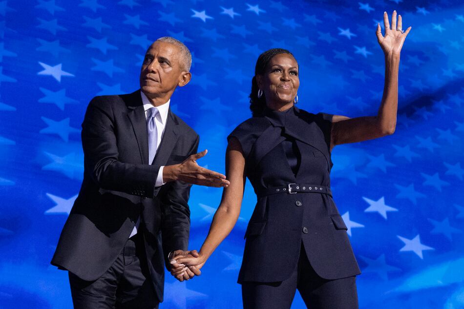 Michelle Obama deslumbra en la Convención Nacional Demócrata con un look futurista