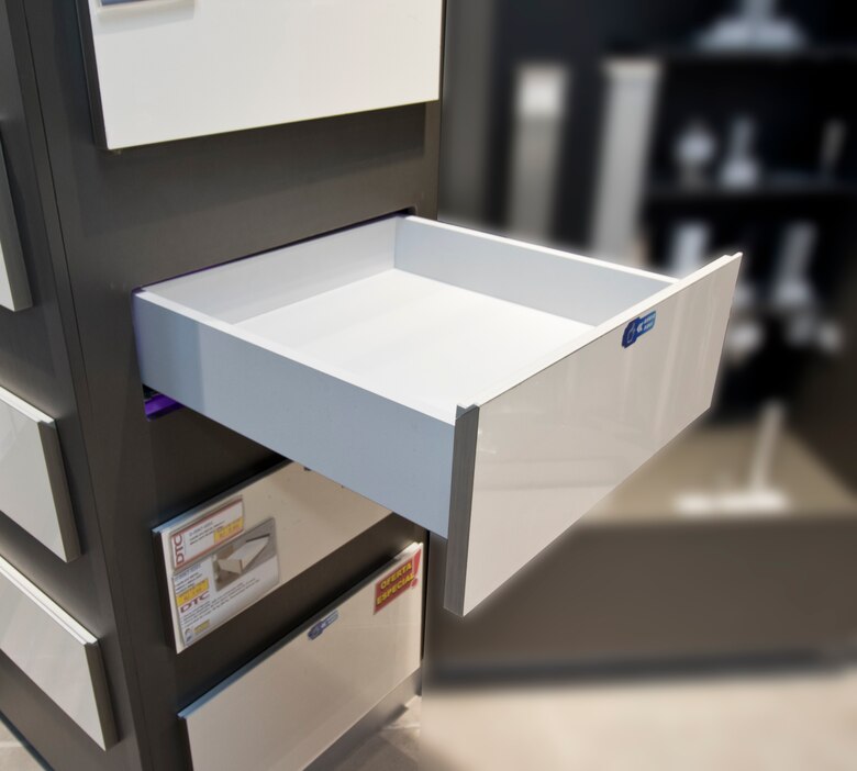 Los herrajes esenciales para la ebanistería