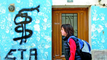 ETA anuncia que disuelve 'todas sus estructuras'