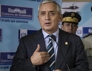 Corte revoca amparo para antejuicio a presidente de Guatemala