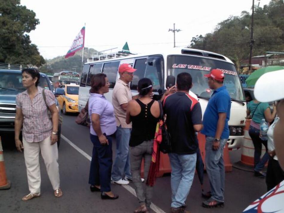 Docentes de Panamá oeste protestan en la vía Interamericana