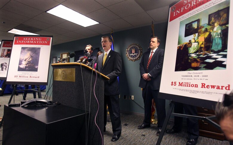 Cinco de los tesoros más bellos del mundo que intentaron robar del Louvre y otros museos