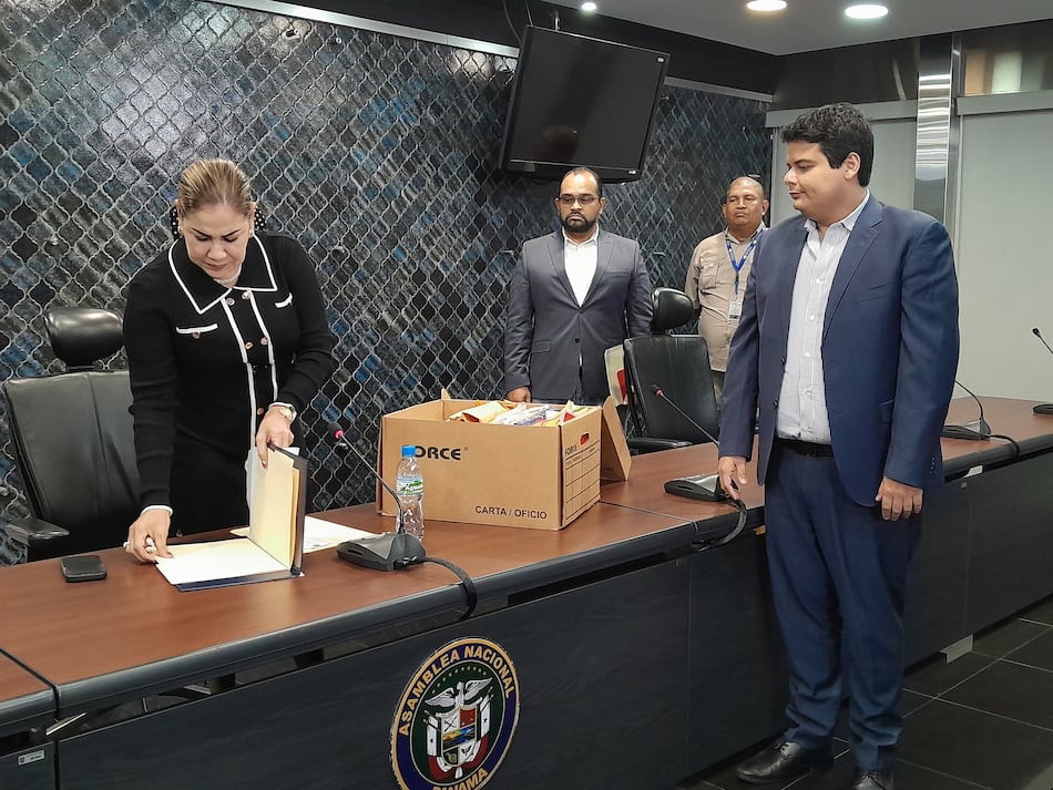 Esta es la lista de los aspirantes al cargo de contralor y subcontralor de la República