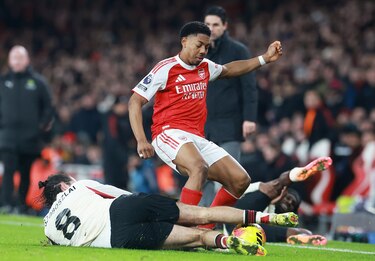 El Arsenal tira la calculadora al empatar con el Liverpool