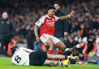 El Arsenal tira la calculadora al empatar con el Liverpool