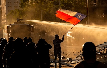 Miles de manifestantes vuelven a las calles en Chile para pedir renuncia del presidente Piñera