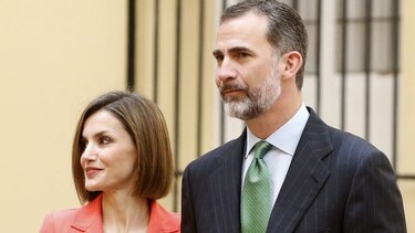 Reyes de España ganan aprobación tras primer año en el trono