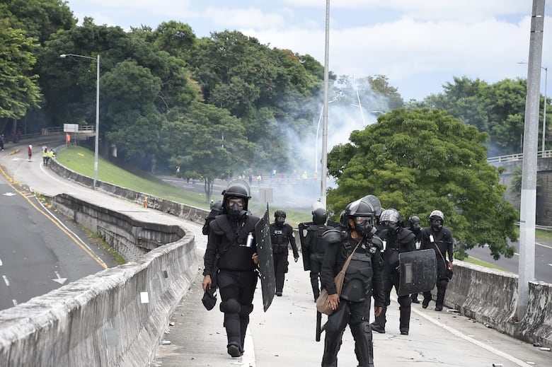Continúa el cierre en el puente de las Américas y la vía Centenario