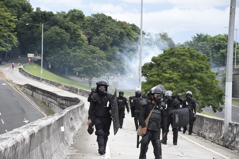 Continúa el cierre en el puente de las Américas y la vía Centenario