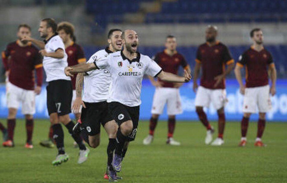 Roma y Fiorentina quedan eliminados en la Copa de Italia, Napoli avanza