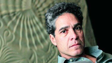 Rey Rosa obtiene el José Donoso