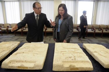Estados Unidos devuelve a Guatemala objetos mayas saqueados