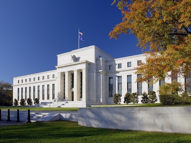 La Fed mantiene los tipos de interés por segunda vez consecutiva y advierte de que crece la incertidumbre