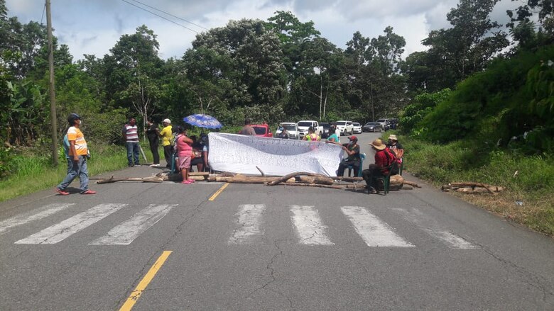 Cierran principal vía de Bocas del Toro en rechazo al proyecto de ley que crea nuevos corregimientos
