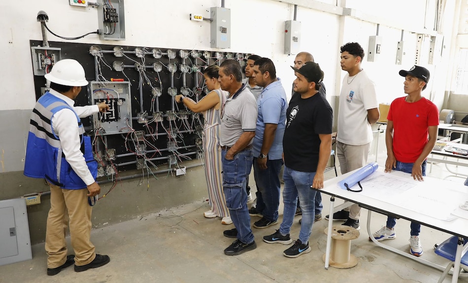 Técnicos del Inadeh podrán obtener licencias profesionales con validez legal