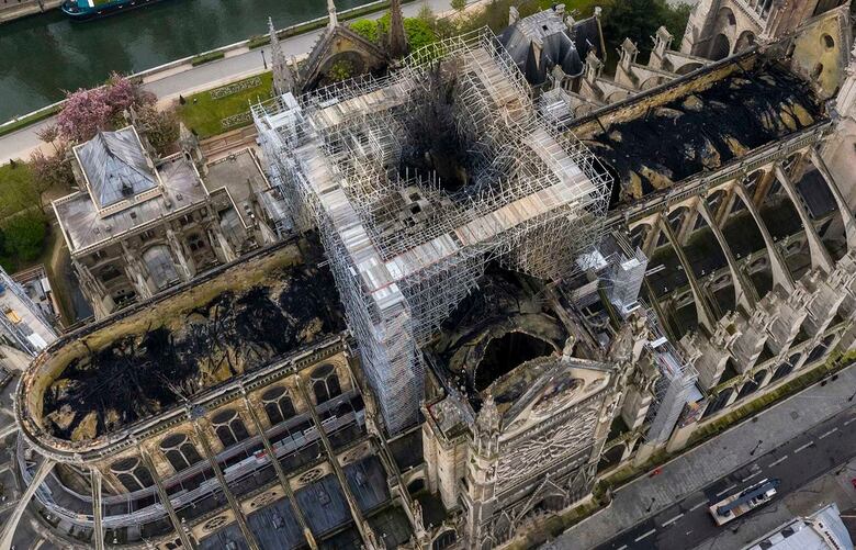 Bomberos evitaron que Notre Dame se quemara hasta cimientos