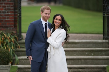 Un nuevo libro da detalles sobre el alejamiento de Enrique y Meghan de la realeza británica