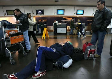 Cancelan vuelos en Argentina por huelga de pilotos