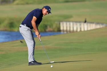 Mickelson es el ganador más veterano de un Grand Slam al conquistar el Campeonato de la PGA