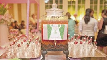 ‘Champagne & cupcakes’
