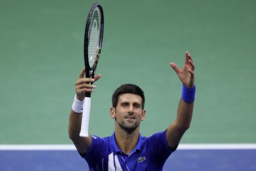 Novak Djokovic avanza a octavos del Abierto de Estados Unidos